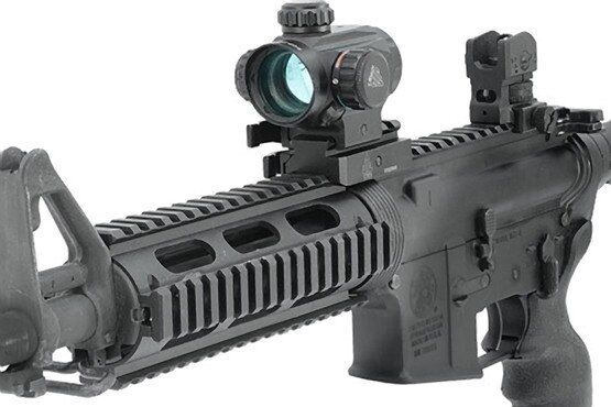 Leapers UTG PRO Model Quad Rail fits on standard handguard mounts